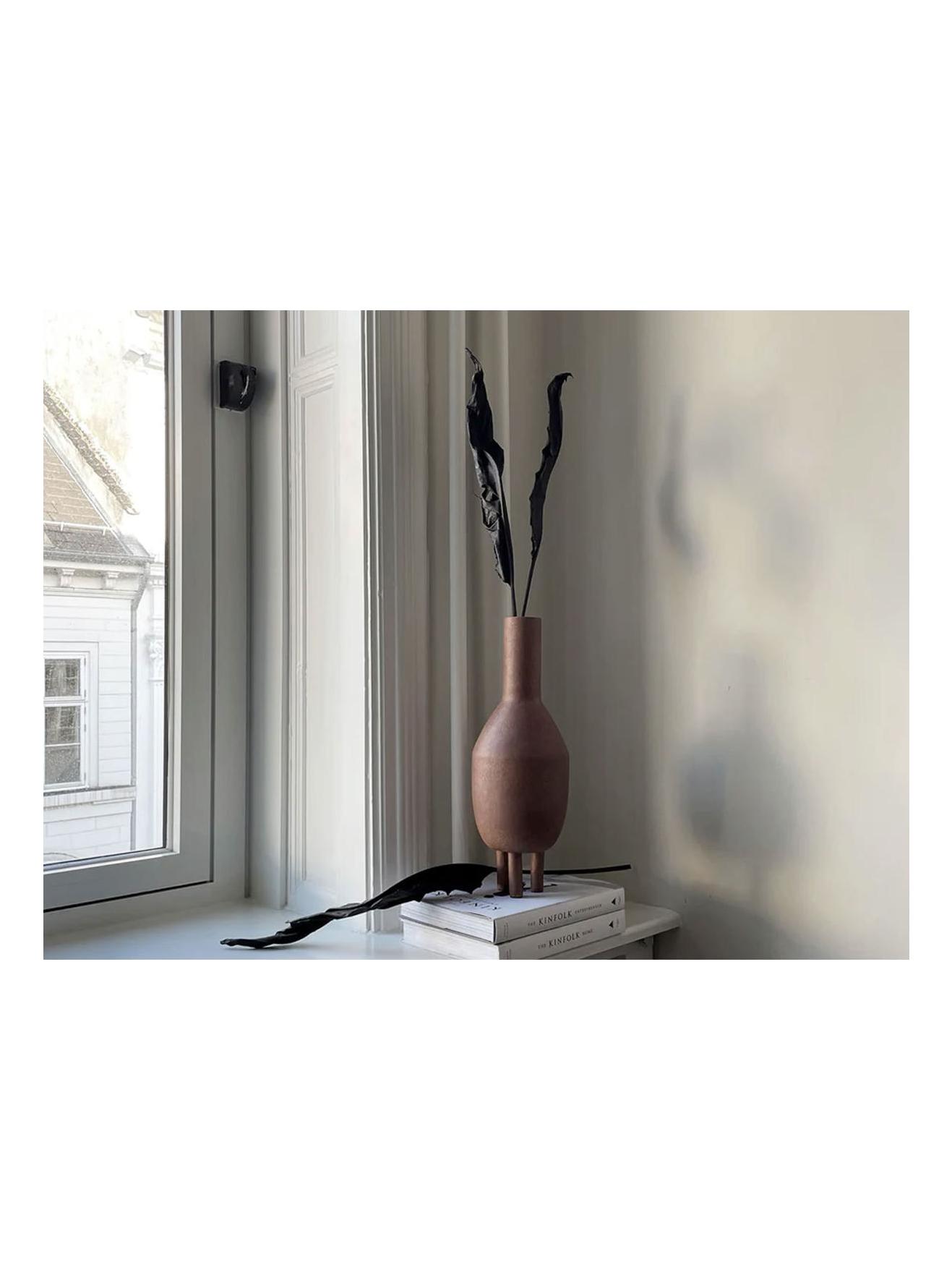 https://objectstorage.ap-seoul-1.oraclecloud.com/n/cnk6gaix2gpw/b/loqoqo-conv/o/101-copenhagen/duck-vase-slim-terracotta/duck-vase-slim-terracotta-101-copenhagen2.jpg