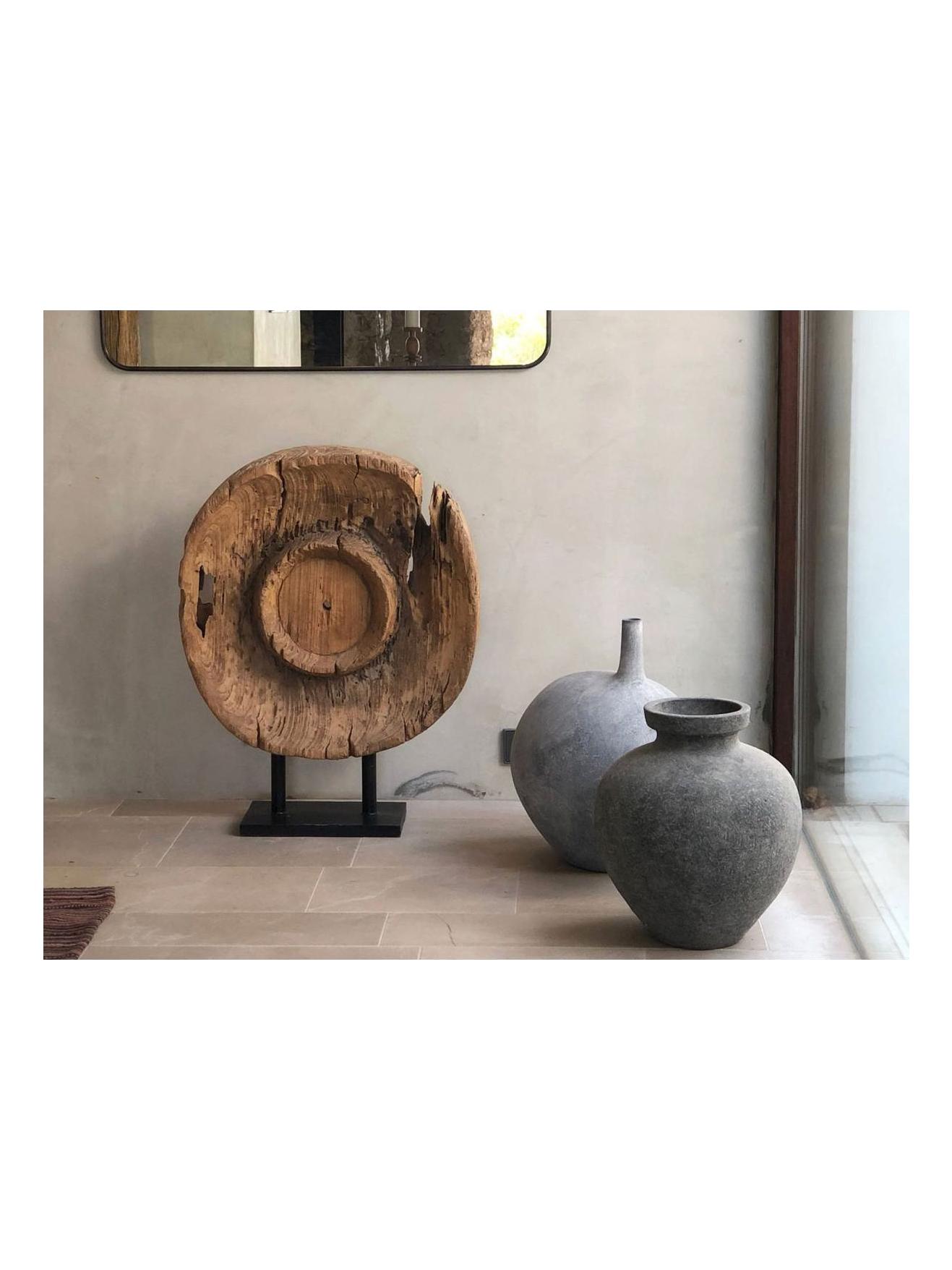 https://objectstorage.ap-seoul-1.oraclecloud.com/n/cnk6gaix2gpw/b/loqoqo-conv/o/101-copenhagen/submarine-vase-big-light-grey/submarine-vase-101-copenhagen2.jpg