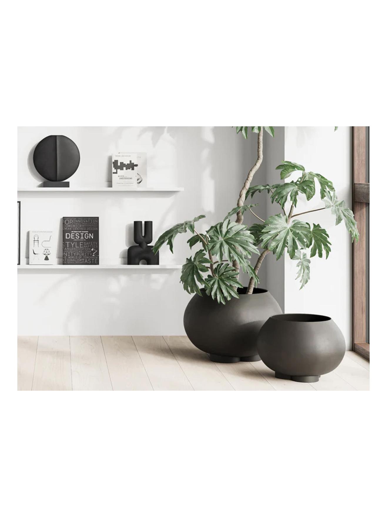 https://objectstorage.ap-seoul-1.oraclecloud.com/n/cnk6gaix2gpw/b/loqoqo-conv/o/101-copenhagen/urchin-plant-pot-medio/101-copenhagen-urchin-plant-pot-medio-coffee-2.jpg