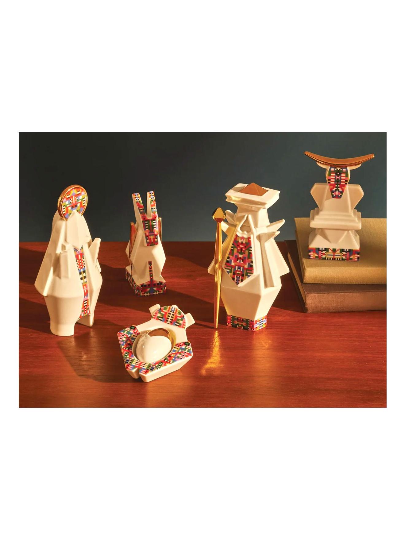 Holyhedrics Mary - Figurine in Porcelain