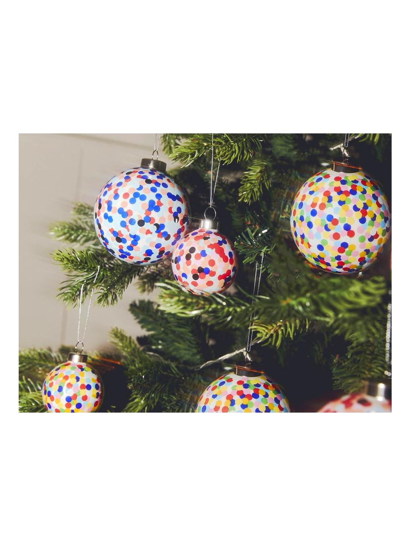https://objectstorage.ap-seoul-1.oraclecloud.com/n/cnk6gaix2gpw/b/loqoqo-conv/o/alessi/proust-christmas-tree-ball-set-of-3/proust-balls-alessi_3.jpg