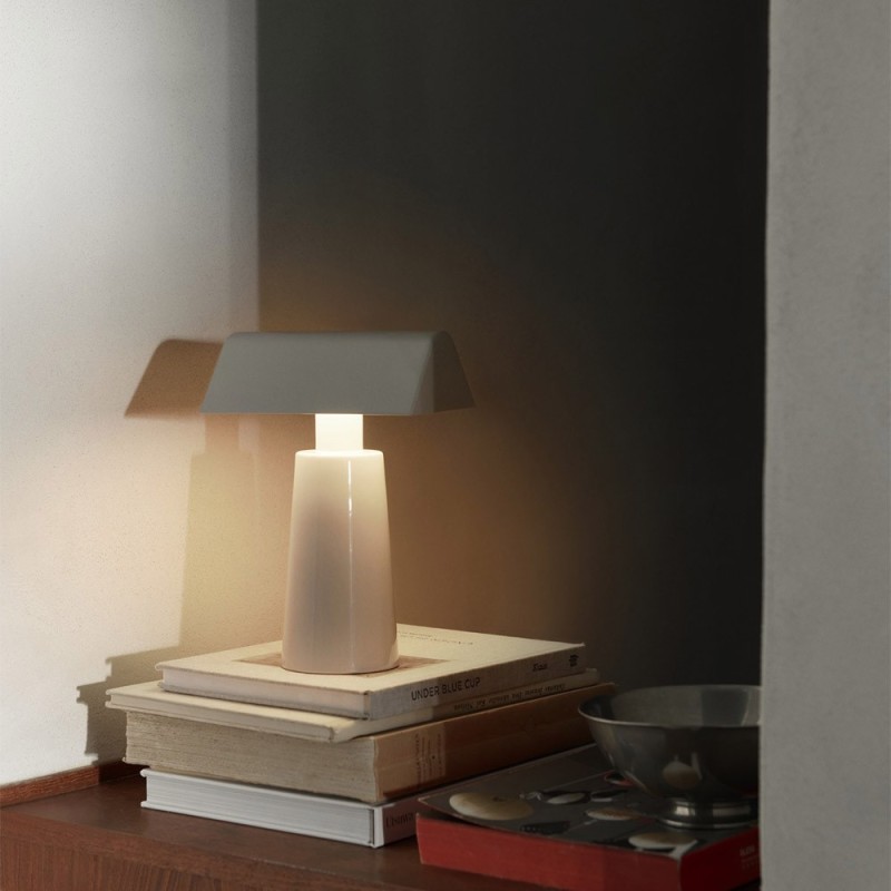 https://objectstorage.ap-seoul-1.oraclecloud.com/n/cnk6gaix2gpw/b/loqoqo-conv/o/and-tradition/caret-mf-1-wireless-battery-table-lamp/57357.jpg