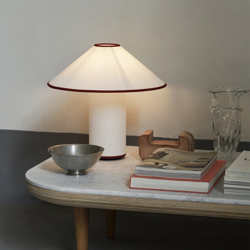 https://objectstorage.ap-seoul-1.oraclecloud.com/n/cnk6gaix2gpw/b/loqoqo-conv/o/and-tradition/colette-atd-6-cotton-linen-table-lamp/75197.jpg