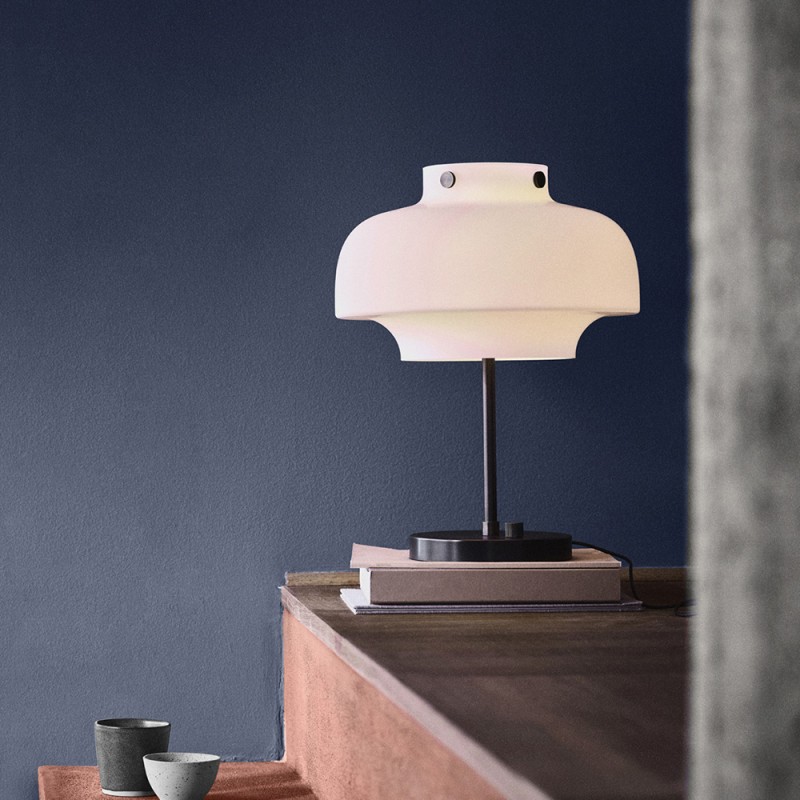 https://objectstorage.ap-seoul-1.oraclecloud.com/n/cnk6gaix2gpw/b/loqoqo-conv/o/and-tradition/copenhagen-sc-13-led-table-lamp/93217.jpg