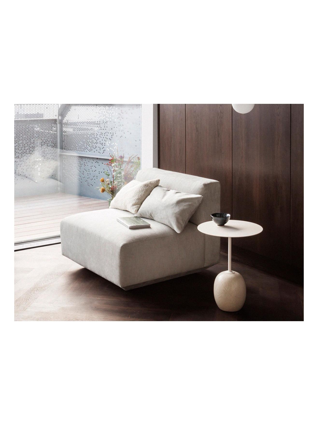 https://objectstorage.ap-seoul-1.oraclecloud.com/n/cnk6gaix2gpw/b/loqoqo-conv/o/and-tradition/develius-sofa-center-module-velvet-cinnamon-07/develius-sofa-central-module-cinnamon-tradition-living.jpg