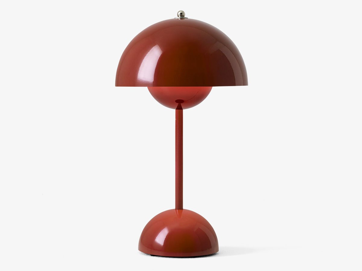 https://objectstorage.ap-seoul-1.oraclecloud.com/n/cnk6gaix2gpw/b/loqoqo-conv/o/and-tradition/flowerpot-vp-9-portable-table-lamp/red-brown-flowerpot.jpg