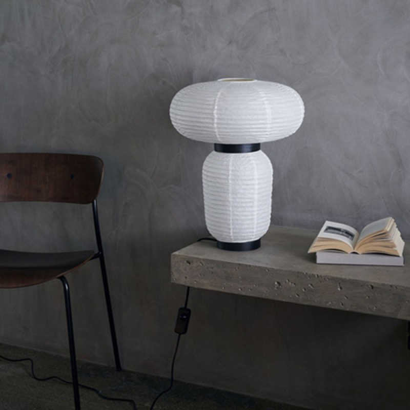 https://objectstorage.ap-seoul-1.oraclecloud.com/n/cnk6gaix2gpw/b/loqoqo-conv/o/and-tradition/formakami-jh-18-table-lamp-in-rice-paper/53778.jpg