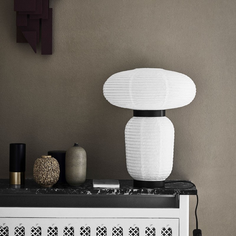 https://objectstorage.ap-seoul-1.oraclecloud.com/n/cnk6gaix2gpw/b/loqoqo-conv/o/and-tradition/formakami-jh-18-table-lamp-in-rice-paper/53782.jpg