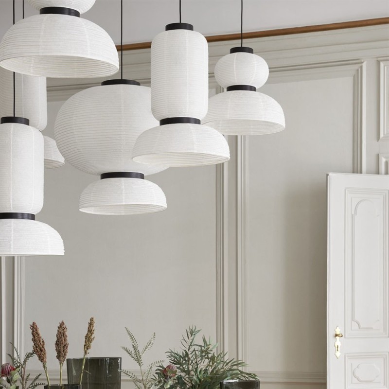 https://objectstorage.ap-seoul-1.oraclecloud.com/n/cnk6gaix2gpw/b/loqoqo-conv/o/and-tradition/formakami-suspension-lamp-in-rice-paper/53828.jpg