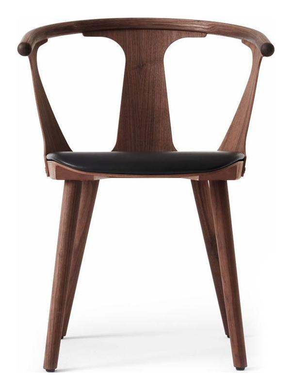 https://objectstorage.ap-seoul-1.oraclecloud.com/n/cnk6gaix2gpw/b/loqoqo-conv/o/and-tradition/in-between-chair-sk-2-upholstered-seat/in-between-sk2-chair-oiled-walnut-black-silk-leather-and-tradition.jpg