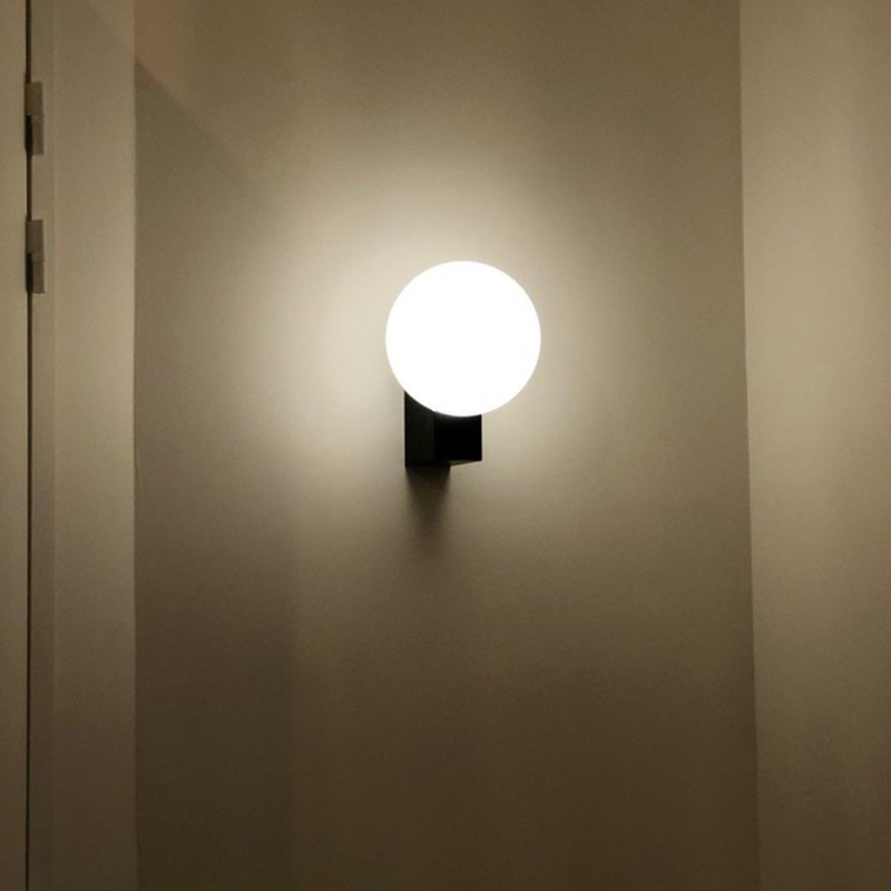 https://objectstorage.ap-seoul-1.oraclecloud.com/n/cnk6gaix2gpw/b/loqoqo-conv/o/and-tradition/journey-shy-2-led-glass-wall-lamp/64295.jpg