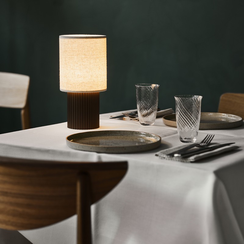 https://objectstorage.ap-seoul-1.oraclecloud.com/n/cnk6gaix2gpw/b/loqoqo-conv/o/and-tradition/manhattan-battery-led-table-lamp/79429.jpg