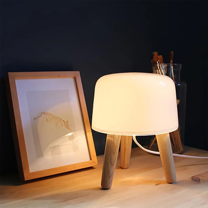 https://objectstorage.ap-seoul-1.oraclecloud.com/n/cnk6gaix2gpw/b/loqoqo-conv/o/and-tradition/milk-na-1-table-lamp-in-glass-and-wood/79228.jpg