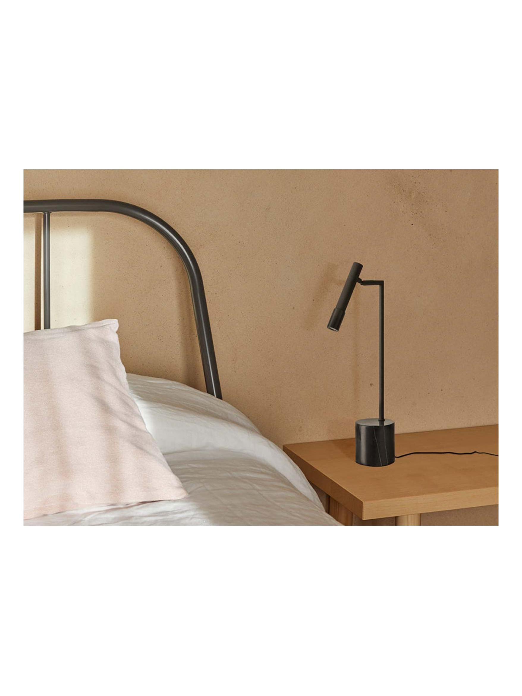 https://objectstorage.ap-seoul-1.oraclecloud.com/n/cnk6gaix2gpw/b/loqoqo-conv/o/aromas-del-campo/ycro-table-lamp/Ycroblack2.jpg