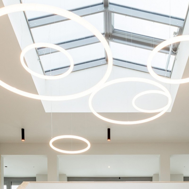 https://objectstorage.ap-seoul-1.oraclecloud.com/n/cnk6gaix2gpw/b/loqoqo-conv/o/artemide/alphabet-of-light-circular-90-suspension-led-lamp-for-indoor/63202.jpg