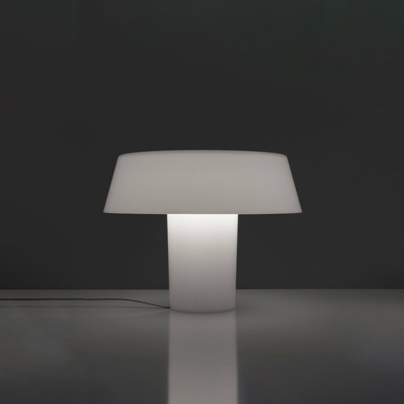 https://objectstorage.ap-seoul-1.oraclecloud.com/n/cnk6gaix2gpw/b/loqoqo-conv/o/artemide/amami-table-lamp/117104.jpg