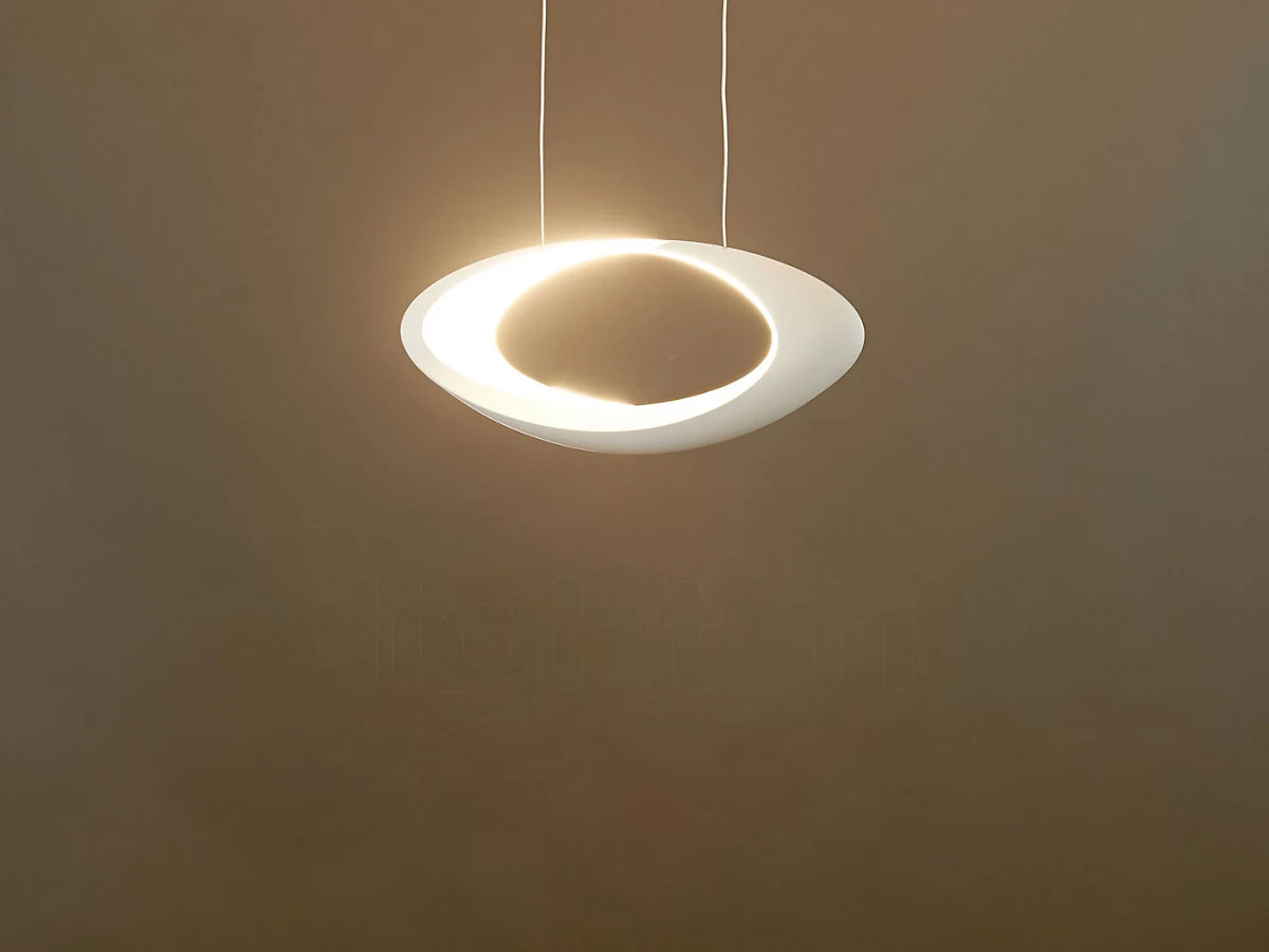 https://objectstorage.ap-seoul-1.oraclecloud.com/n/cnk6gaix2gpw/b/loqoqo-conv/o/artemide/cabildo-led-3-c-3000-k-suspension-lamp/cabildo-lamp-artemide.jpg
