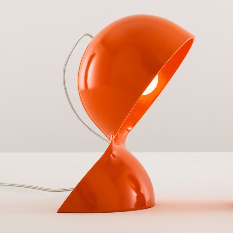 https://objectstorage.ap-seoul-1.oraclecloud.com/n/cnk6gaix2gpw/b/loqoqo-conv/o/artemide/dalu-historical-table-lamp-orange-color/57487.jpg