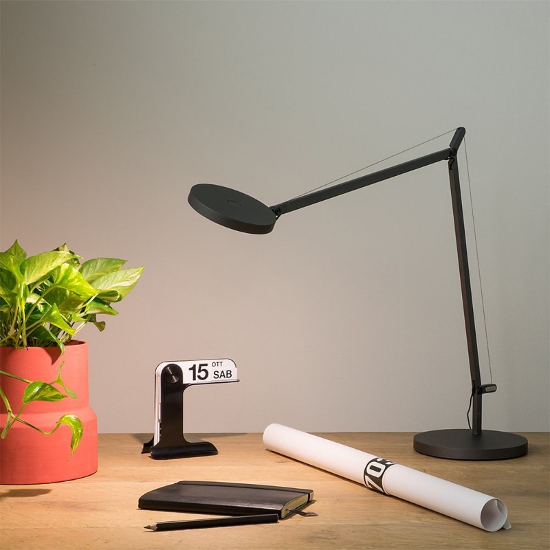 https://objectstorage.ap-seoul-1.oraclecloud.com/n/cnk6gaix2gpw/b/loqoqo-conv/o/artemide/demetra-led-table-lamp-anthracite-grey/62202.jpg