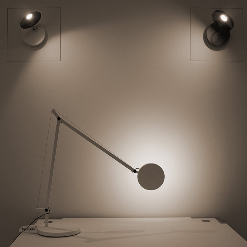 https://objectstorage.ap-seoul-1.oraclecloud.com/n/cnk6gaix2gpw/b/loqoqo-conv/o/artemide/demetra-led-wall-lamp-black-color/62089.jpg