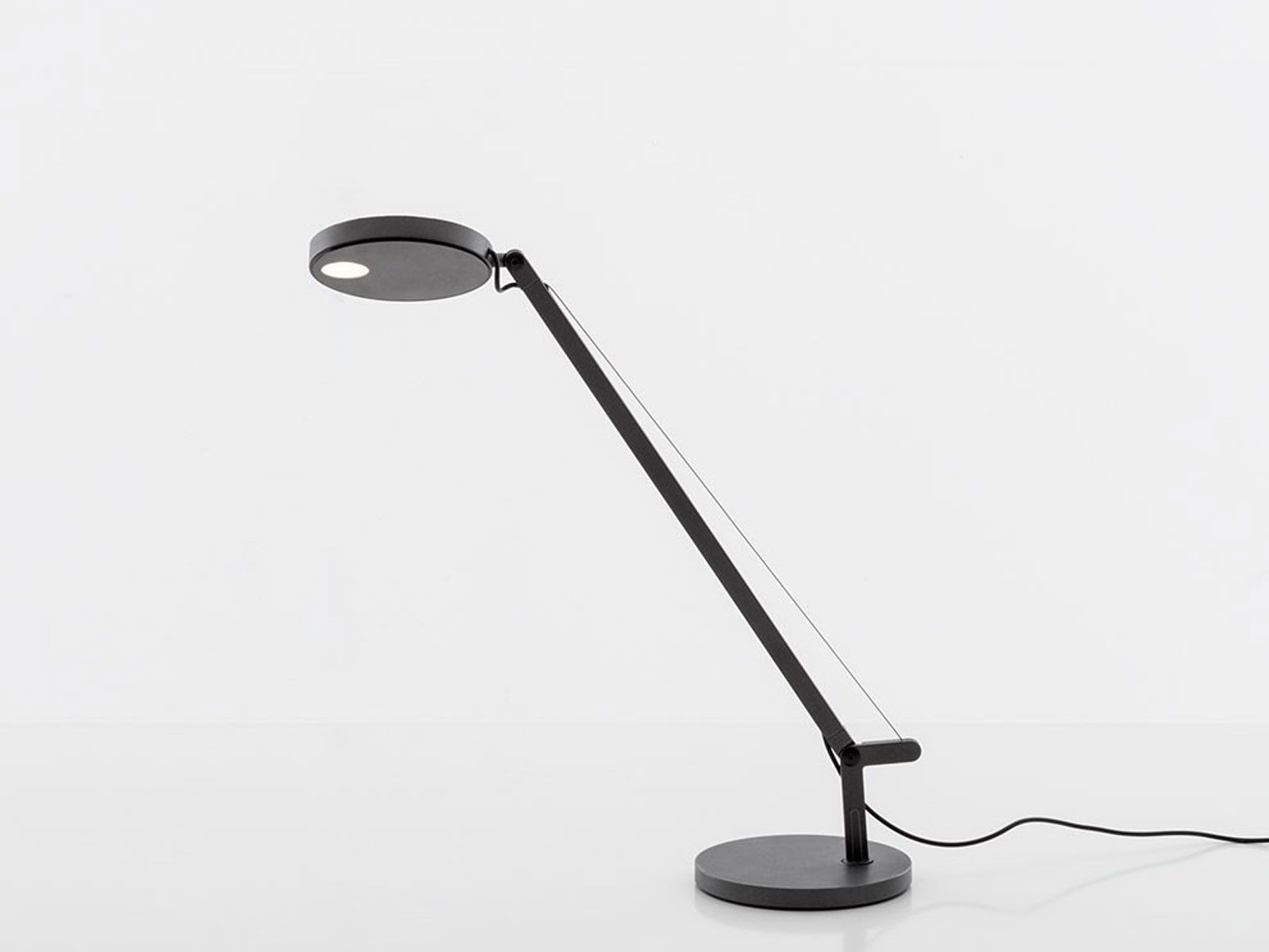 https://objectstorage.ap-seoul-1.oraclecloud.com/n/cnk6gaix2gpw/b/loqoqo-conv/o/artemide/demetra-micro-table-lamp/senza-titolo-1-recuperato-recuperato-recuperato_1_1.jpg