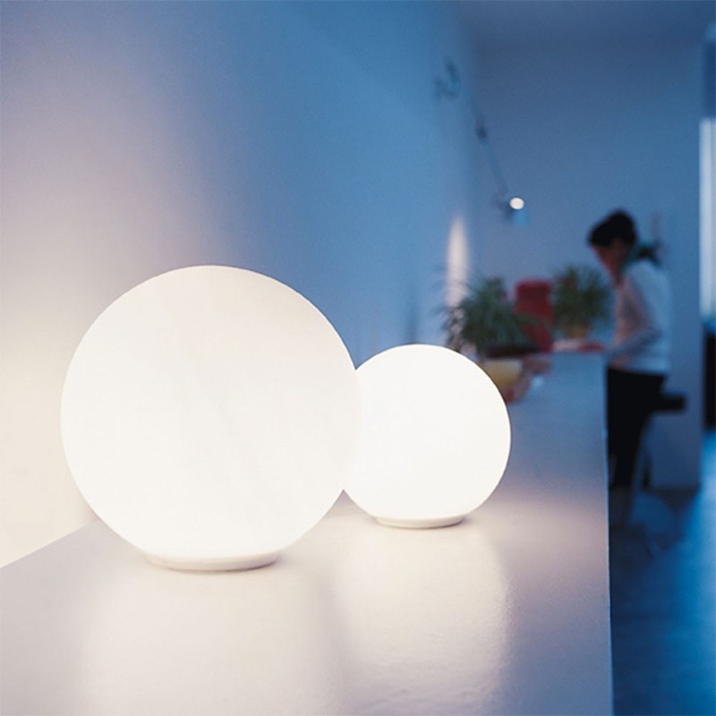 https://objectstorage.ap-seoul-1.oraclecloud.com/n/cnk6gaix2gpw/b/loqoqo-conv/o/artemide/dioscuri-spherical-table-lamp-in-steel-and-white-blown-glass-dimmable/28219.jpg