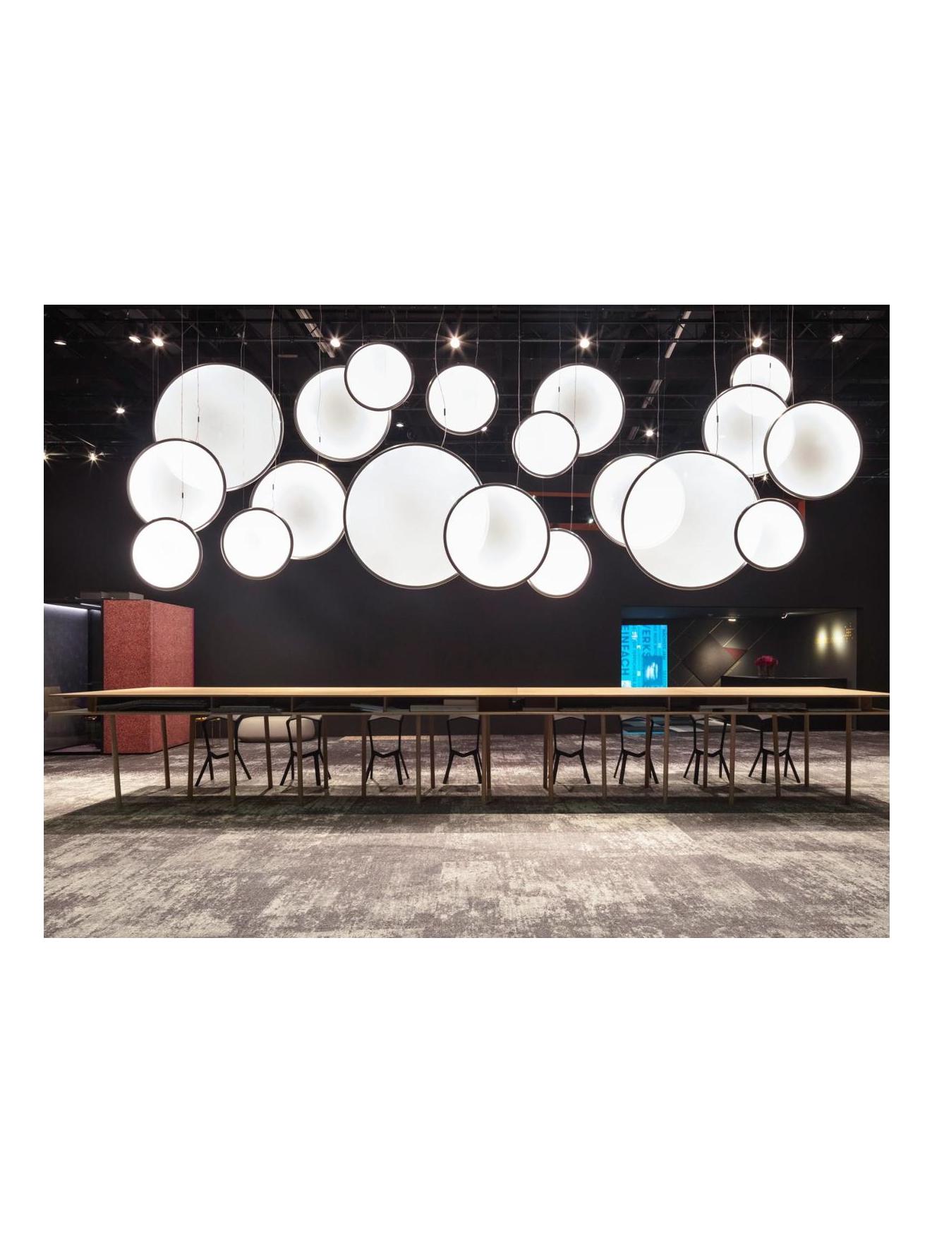 https://objectstorage.ap-seoul-1.oraclecloud.com/n/cnk6gaix2gpw/b/loqoqo-conv/o/artemide/discovery-vertical-100-suspension-lamp/discovery_collection_exposition.jpg