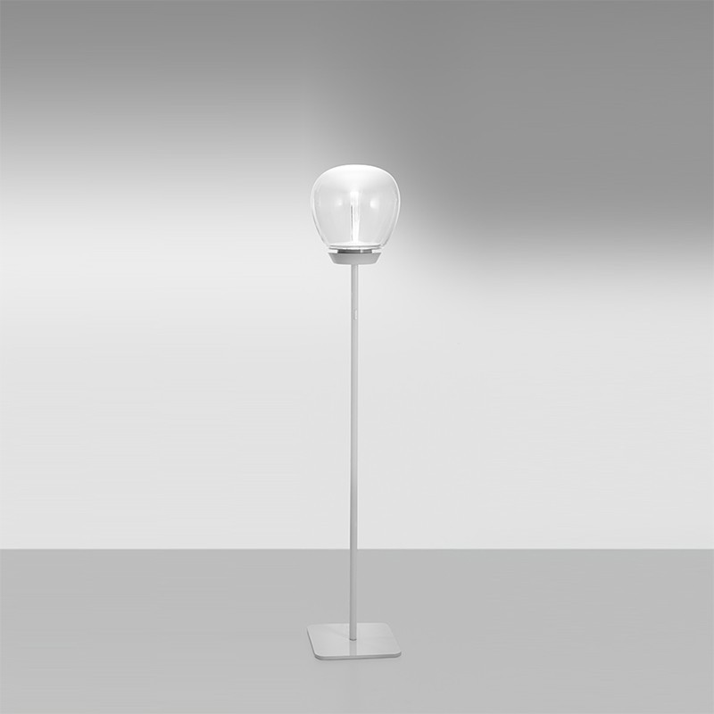 https://objectstorage.ap-seoul-1.oraclecloud.com/n/cnk6gaix2gpw/b/loqoqo-conv/o/artemide/empatia-floor-lamp-led-in-white-blown-glass/28301.jpg