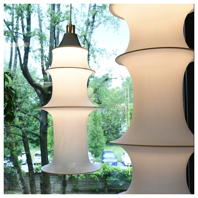https://objectstorage.ap-seoul-1.oraclecloud.com/n/cnk6gaix2gpw/b/loqoqo-conv/o/artemide/falkland-165-led-suspension-lamp-in-filanca/40908.jpg