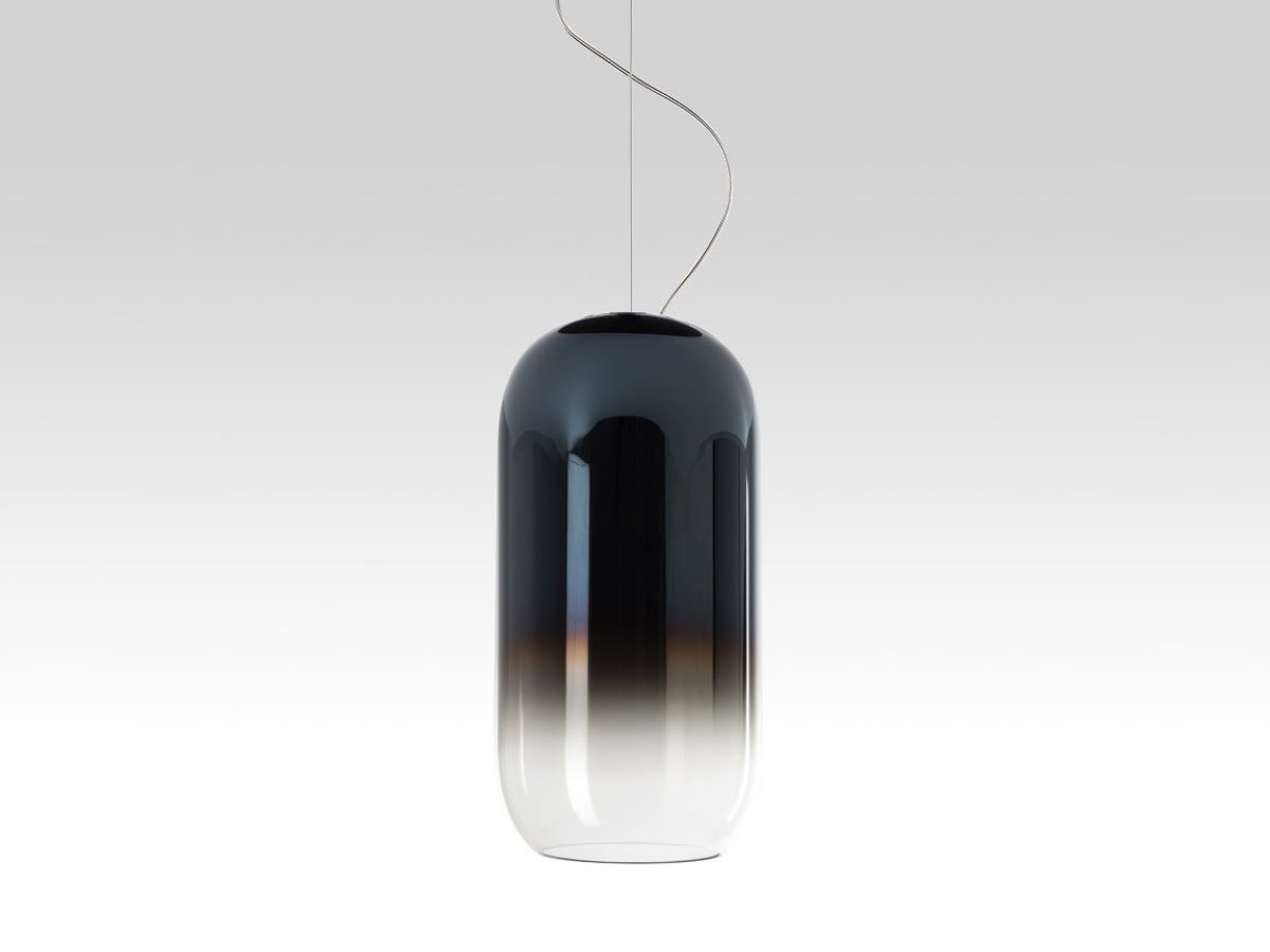 https://objectstorage.ap-seoul-1.oraclecloud.com/n/cnk6gaix2gpw/b/loqoqo-conv/o/artemide/gople-mini-suspension-lamp-black-structure/GOPLESTRUTTANERADIFFUSOREBLU_1.jpg