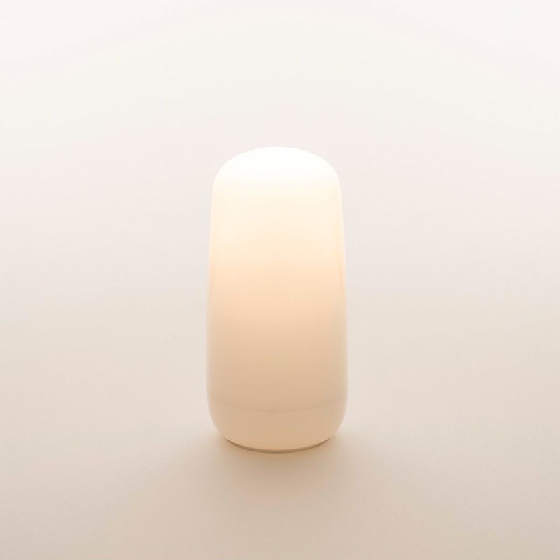 https://objectstorage.ap-seoul-1.oraclecloud.com/n/cnk6gaix2gpw/b/loqoqo-conv/o/artemide/gople-portable-battery-table-lamp/28389.jpg