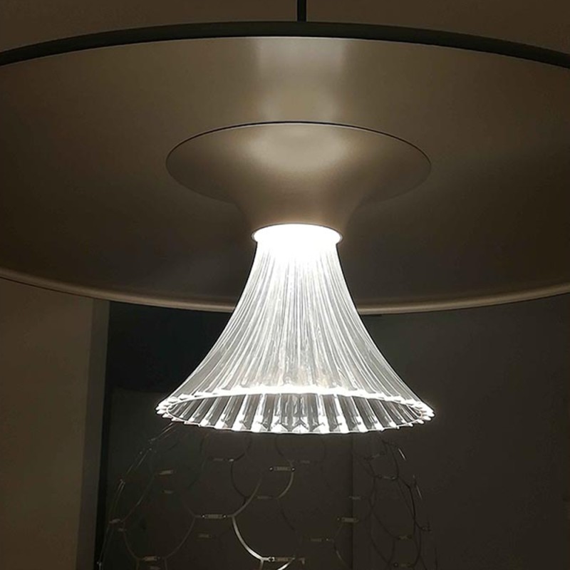 https://objectstorage.ap-seoul-1.oraclecloud.com/n/cnk6gaix2gpw/b/loqoqo-conv/o/artemide/ipno-led-suspension-lamp-with-spiral-optic/71374.jpg