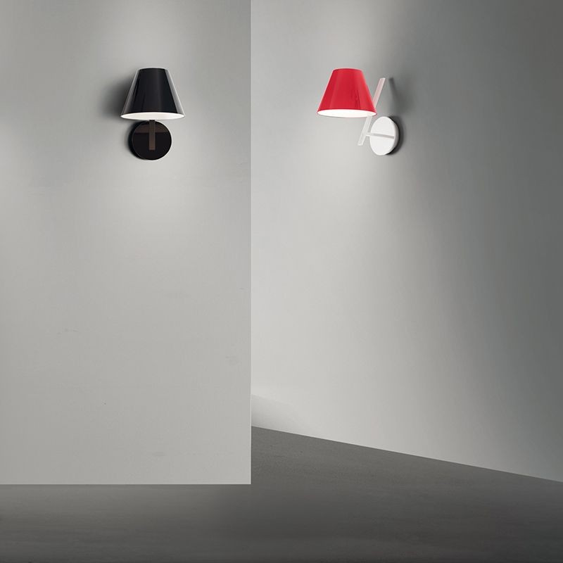https://objectstorage.ap-seoul-1.oraclecloud.com/n/cnk6gaix2gpw/b/loqoqo-conv/o/artemide/la-petite-black-wall-lamp/10049.jpg