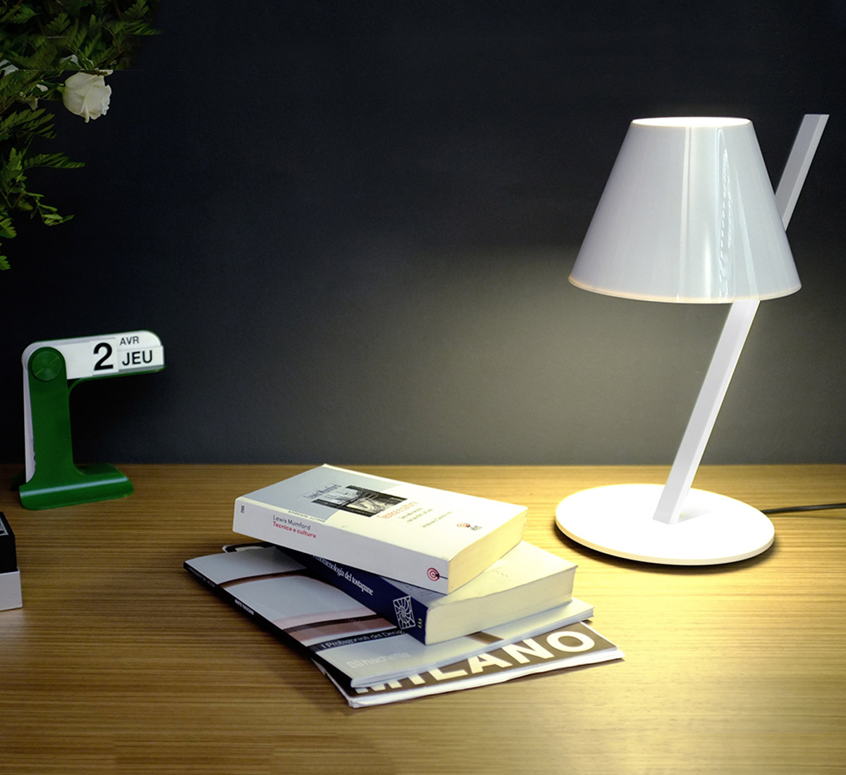 https://objectstorage.ap-seoul-1.oraclecloud.com/n/cnk6gaix2gpw/b/loqoqo-conv/o/artemide/la-petite-table-lamp/la-petite-table-lamp-2-ambient-artemide_2.jpg