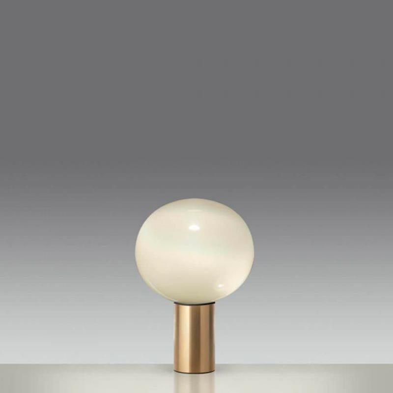https://objectstorage.ap-seoul-1.oraclecloud.com/n/cnk6gaix2gpw/b/loqoqo-conv/o/artemide/laguna-brass-table-lamp/24261.jpg