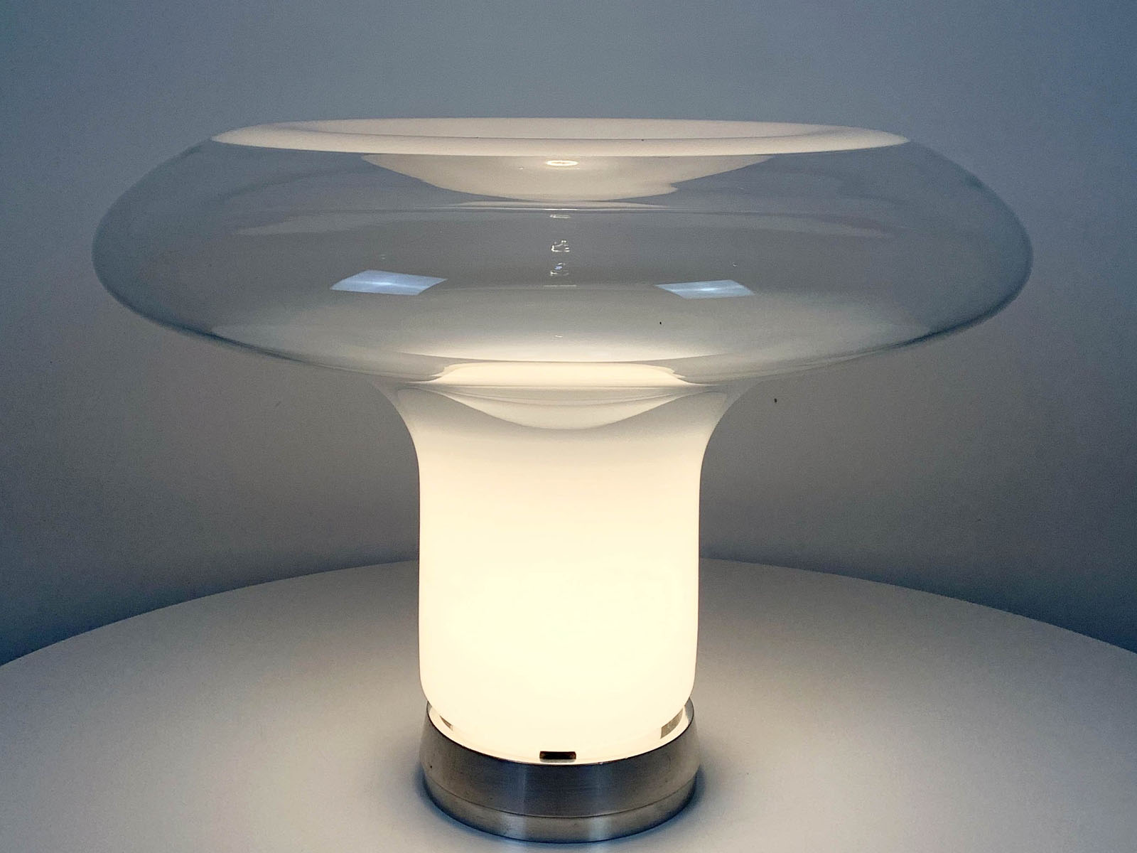https://objectstorage.ap-seoul-1.oraclecloud.com/n/cnk6gaix2gpw/b/loqoqo-conv/o/artemide/lesbo-table-lamp/lesbo_table_lamp_artemide_0004_livello_19.jpg