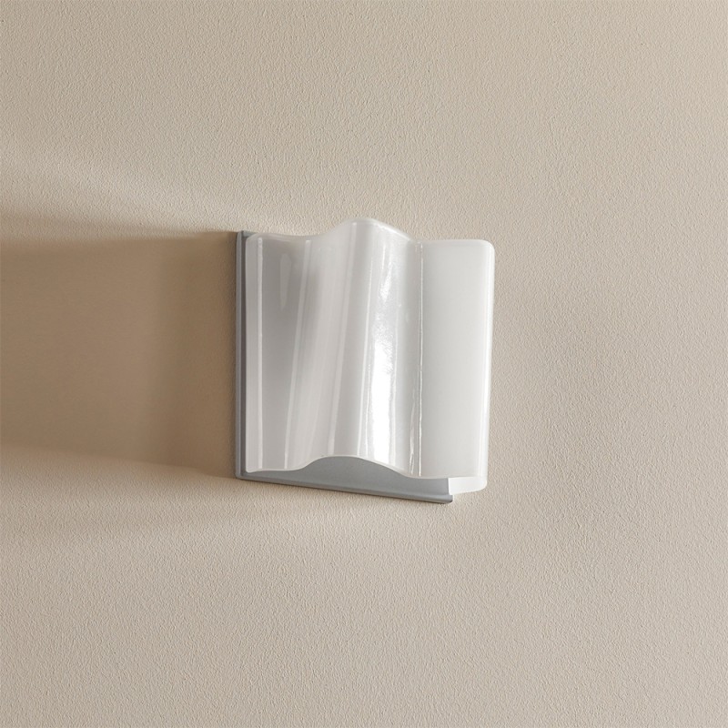 https://objectstorage.ap-seoul-1.oraclecloud.com/n/cnk6gaix2gpw/b/loqoqo-conv/o/artemide/logico-micro-wall-lamp/83339.jpg