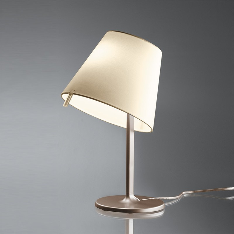 https://objectstorage.ap-seoul-1.oraclecloud.com/n/cnk6gaix2gpw/b/loqoqo-conv/o/artemide/melampo-night-table-lamp/75587.jpg
