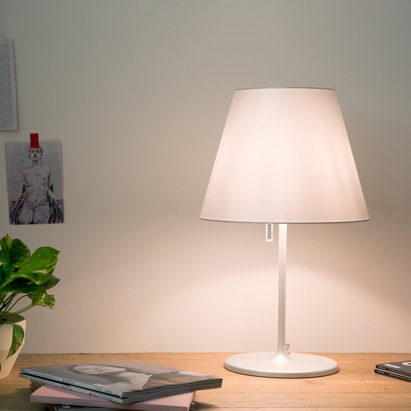 https://objectstorage.ap-seoul-1.oraclecloud.com/n/cnk6gaix2gpw/b/loqoqo-conv/o/artemide/melampo-tilting-table-lamp/75565.jpg