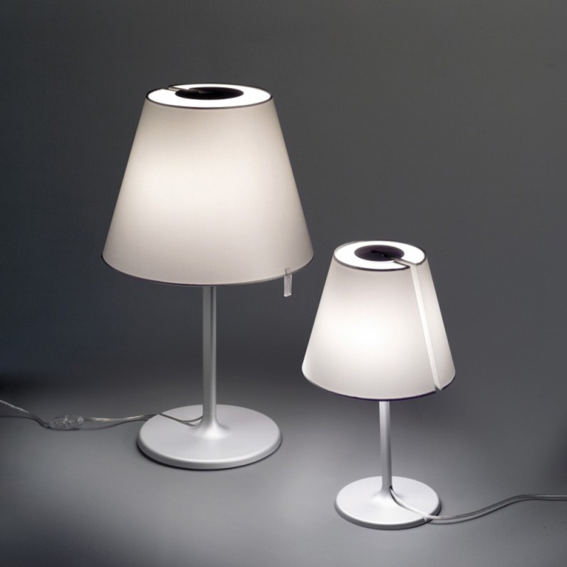 https://objectstorage.ap-seoul-1.oraclecloud.com/n/cnk6gaix2gpw/b/loqoqo-conv/o/artemide/melampo-tilting-table-lamp/75571.jpg
