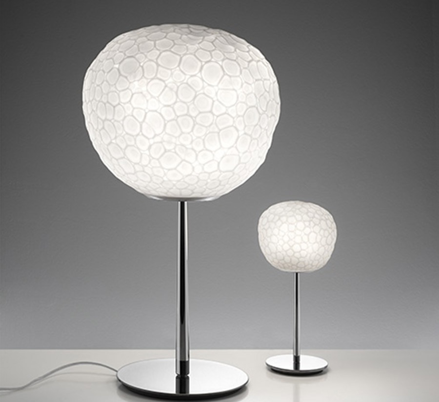 https://objectstorage.ap-seoul-1.oraclecloud.com/n/cnk6gaix2gpw/b/loqoqo-conv/o/artemide/meteorite-table-lamp-with-stem/meteorite-slide.jpg