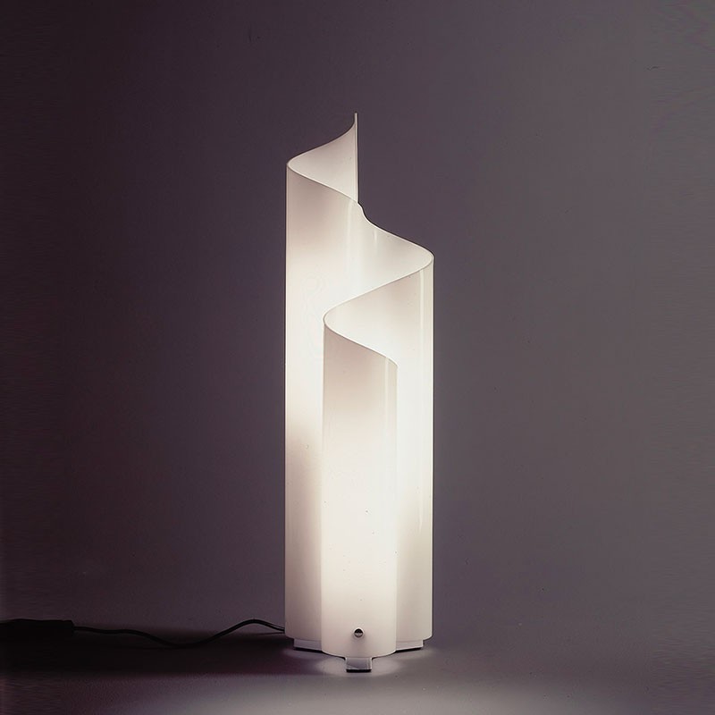 https://objectstorage.ap-seoul-1.oraclecloud.com/n/cnk6gaix2gpw/b/loqoqo-conv/o/artemide/mezzachimera-table-lamp/31386.jpg
