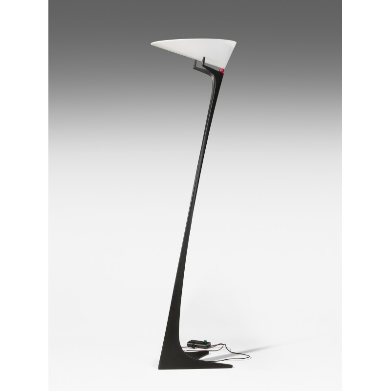 https://objectstorage.ap-seoul-1.oraclecloud.com/n/cnk6gaix2gpw/b/loqoqo-conv/o/artemide/montjuic-floor-lamp-with-indirect-light-for-indoor/37751.jpg