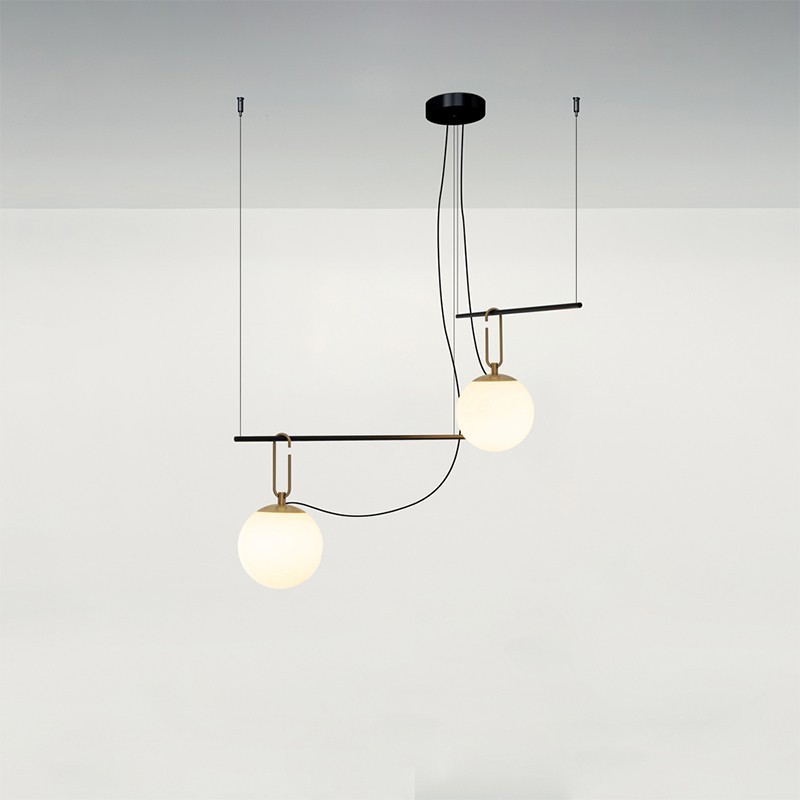 https://objectstorage.ap-seoul-1.oraclecloud.com/n/cnk6gaix2gpw/b/loqoqo-conv/o/artemide/nh-s-3-2-arms-multiple-pendant-lamp-glass-spheres/28320.jpg
