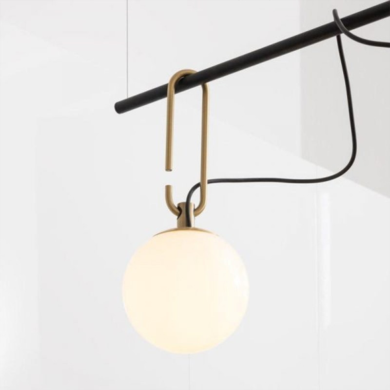 https://objectstorage.ap-seoul-1.oraclecloud.com/n/cnk6gaix2gpw/b/loqoqo-conv/o/artemide/nh-s-3-2-arms-multiple-pendant-lamp-glass-spheres/28322.jpg