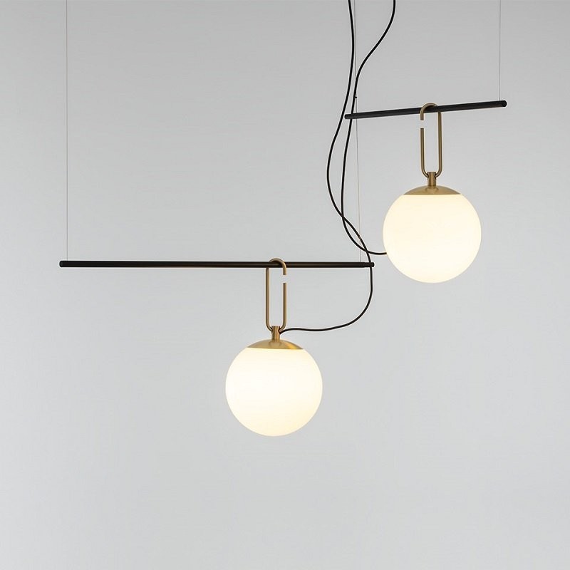 https://objectstorage.ap-seoul-1.oraclecloud.com/n/cnk6gaix2gpw/b/loqoqo-conv/o/artemide/nh-s-3-2-arms-multiple-pendant-lamp-glass-spheres/28324.jpg