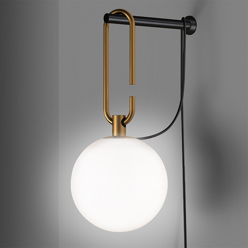 https://objectstorage.ap-seoul-1.oraclecloud.com/n/cnk6gaix2gpw/b/loqoqo-conv/o/artemide/nh-wall-lamp-applique-brass/15271.jpg