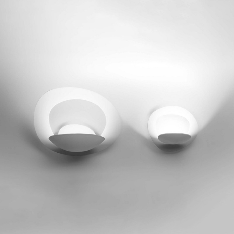 https://objectstorage.ap-seoul-1.oraclecloud.com/n/cnk6gaix2gpw/b/loqoqo-conv/o/artemide/pirce-wall-lamp/78658.jpg