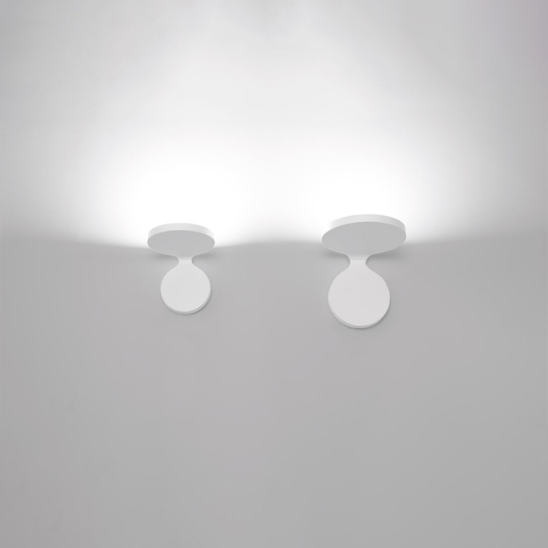 https://objectstorage.ap-seoul-1.oraclecloud.com/n/cnk6gaix2gpw/b/loqoqo-conv/o/artemide/rea-led-wall-light/121169.jpg