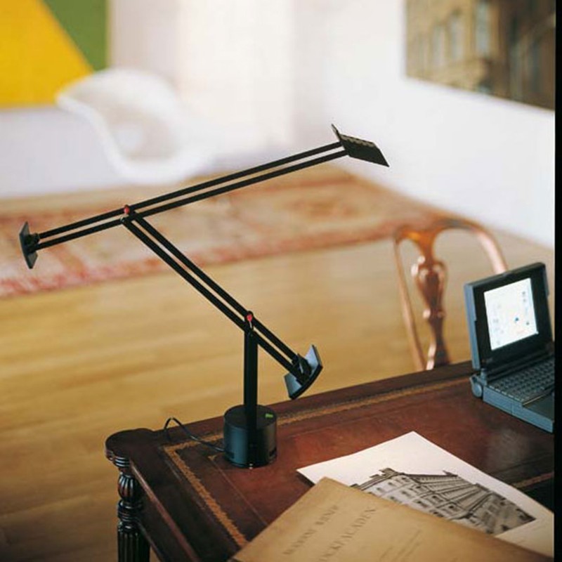 https://objectstorage.ap-seoul-1.oraclecloud.com/n/cnk6gaix2gpw/b/loqoqo-conv/o/artemide/tizio-led-table-lamp-black/22627.jpg